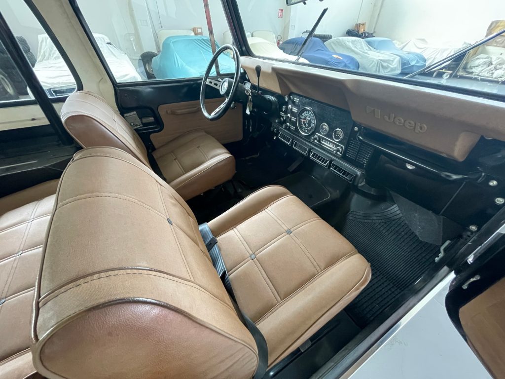 JEEP CJ-7 RENEGADE V8 LEVIS CONSERVATO