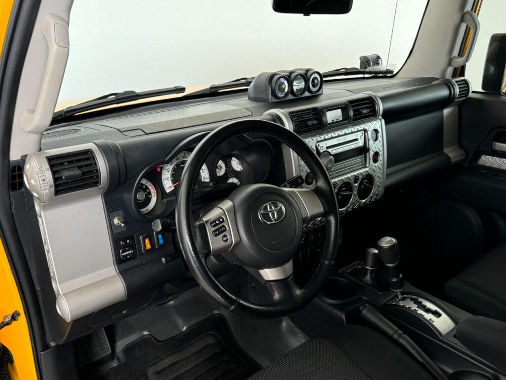 TOYOTA FJ Cruiser 4.0 V6 4X4 AUTOMATIC