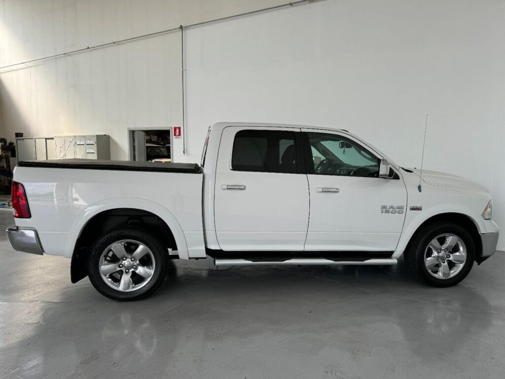 DODGE RAM CREW CAB - 1500 - 4X4