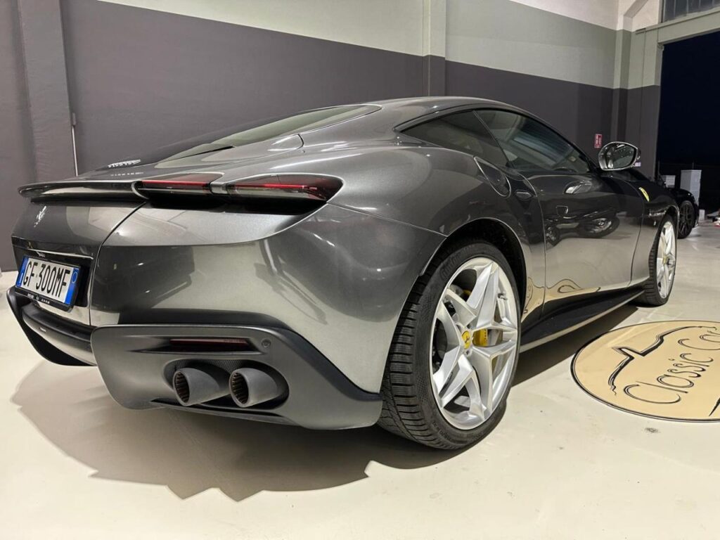 FERRARI Roma Roma