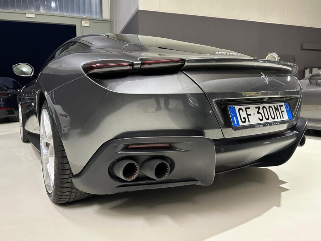 FERRARI Roma Roma