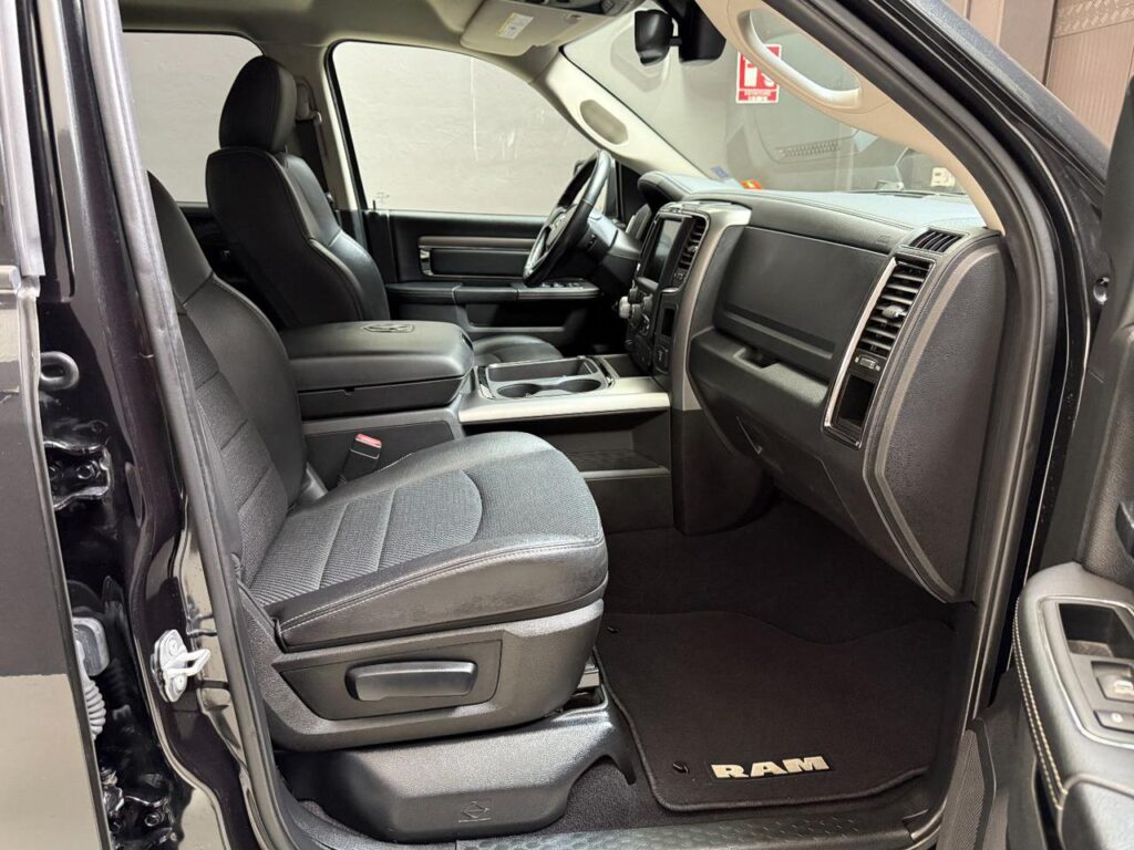RAM 1500 SPORT- BLACK EDITION- PRONTA CONSE