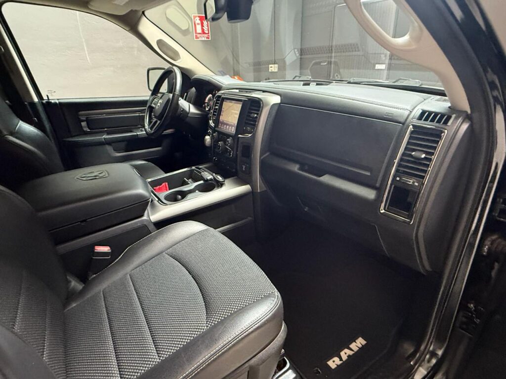 RAM 1500 SPORT- BLACK EDITION- PRONTA CONSE