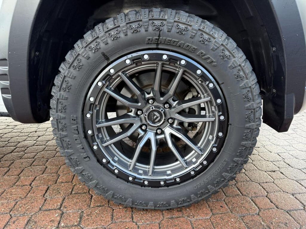 RAM 1500 4x4 5.7  SPORT  NIGHT EDITION - GPL - NAVI 12 "