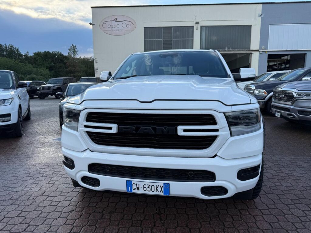 RAM 1500 4x4 5.7  SPORT  NIGHT EDITION - GPL - NAVI 12 "